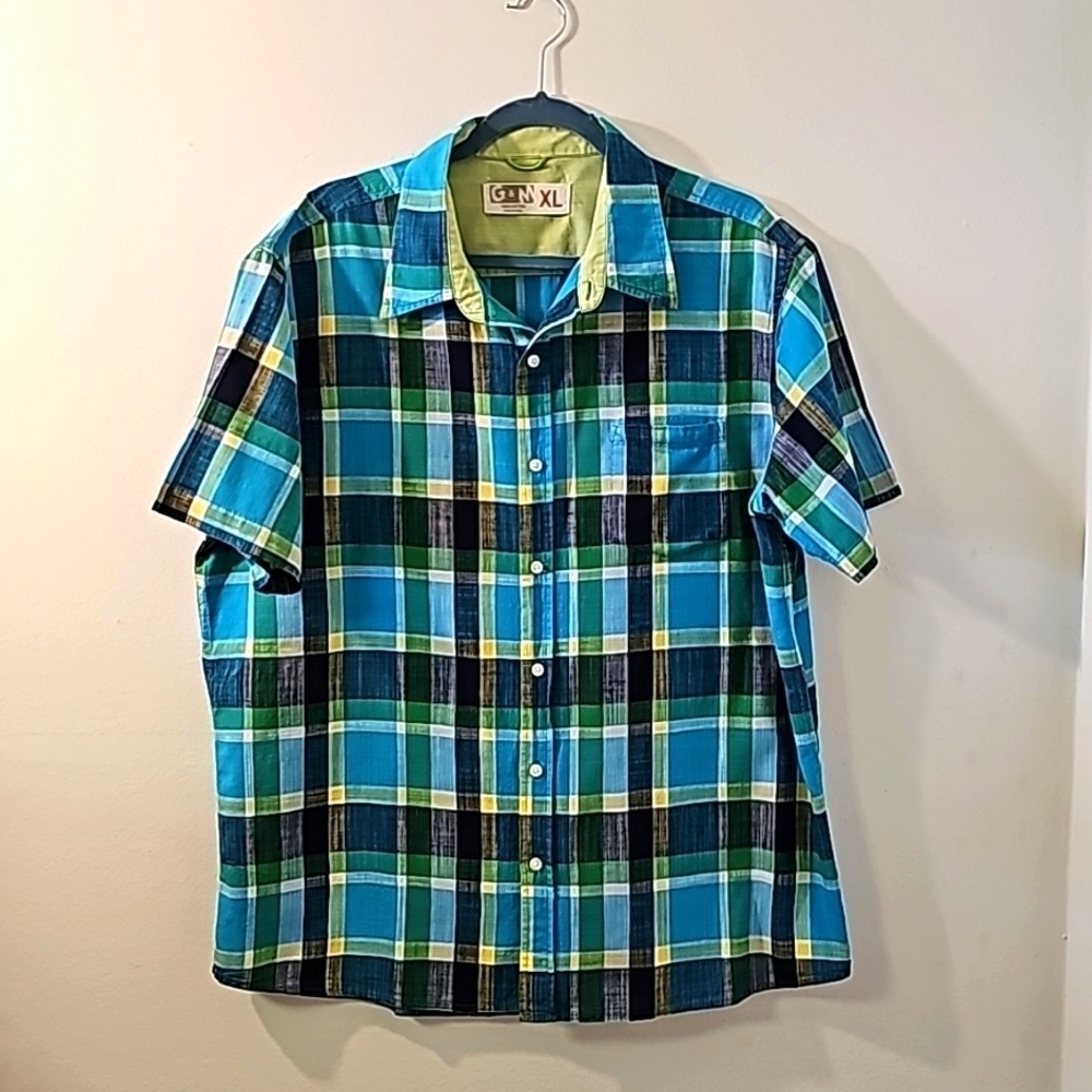 GENERAL‎ MOTORS Mens plaid button-down shirt. Size XL. Great shirt.